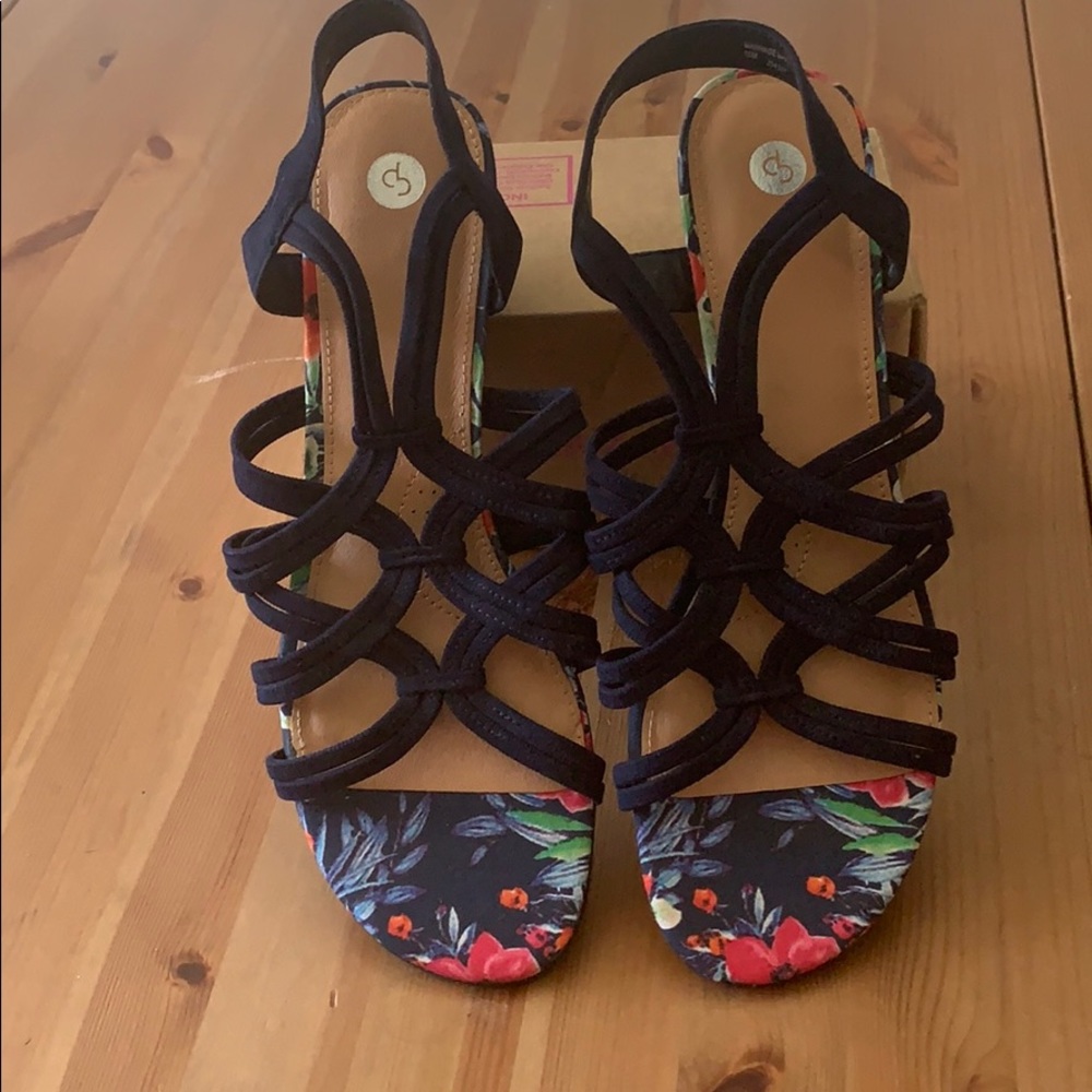 NWOT Sandals Navy Blue with Elastic Size 10 M